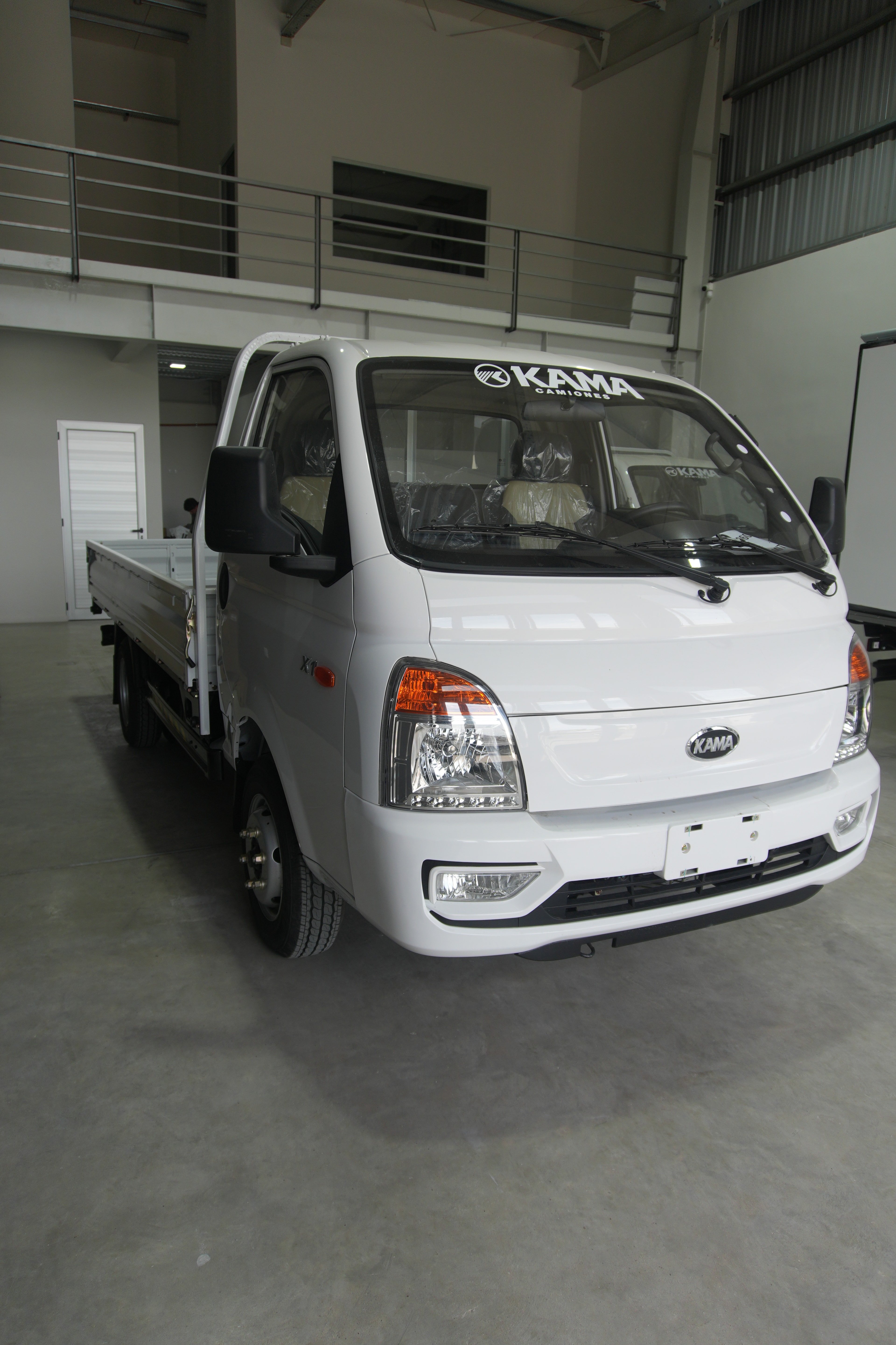 KAMA X1 con motorización WEICHAI en Summit Motors